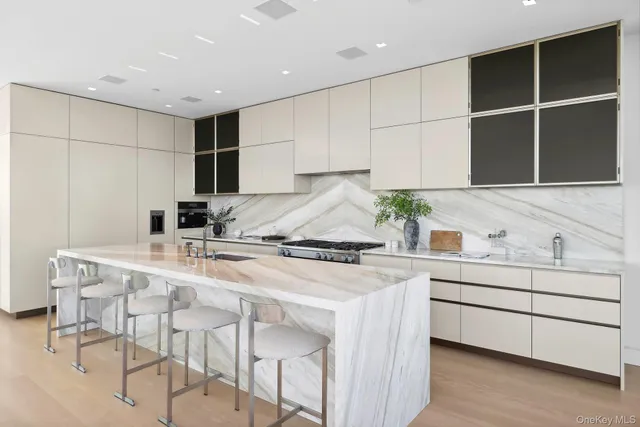 $17,900,000 | 2 B West Water, Sag Harbor, NY 11963