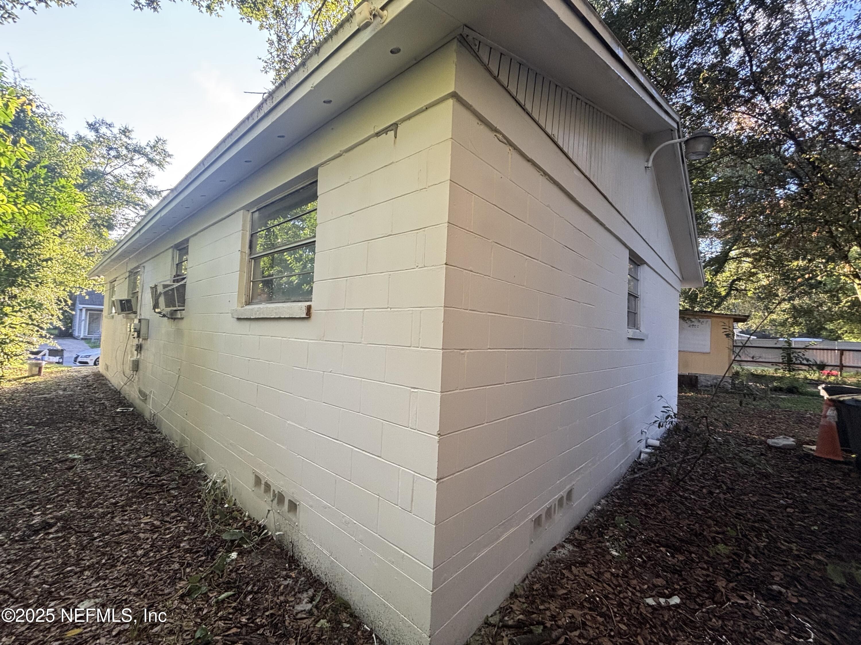 1115 Rushing Street Jacksonville, FL 32209 - Photo 24 of 24 a view of a backyard with pathway