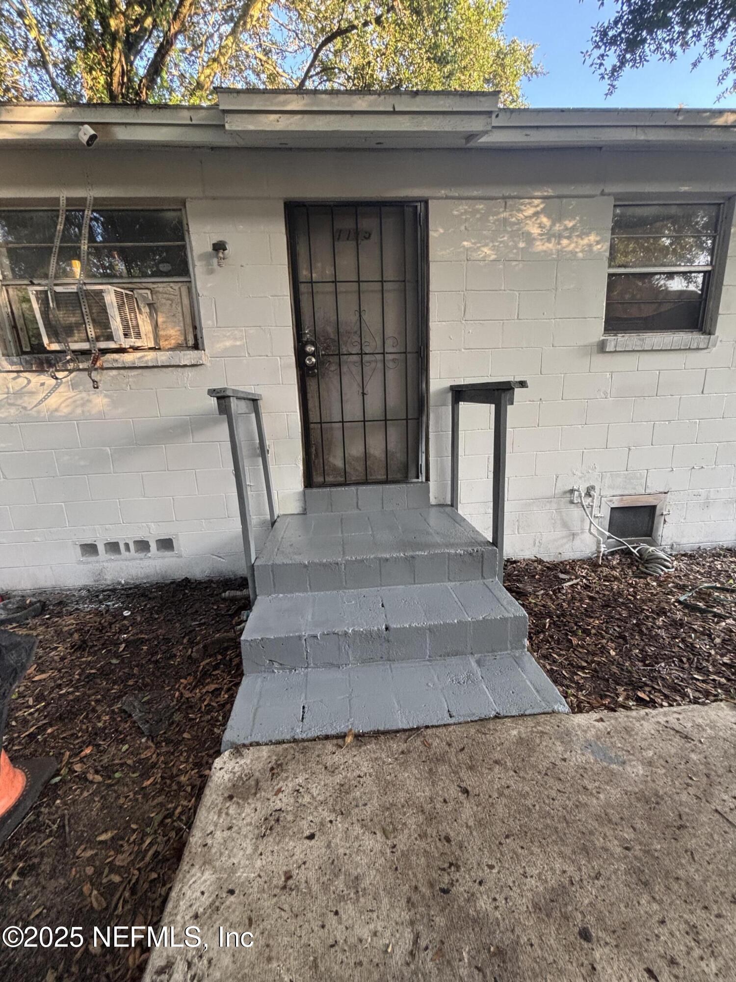 1115 Rushing Street Jacksonville, FL 32209 - Photo 5 of 24