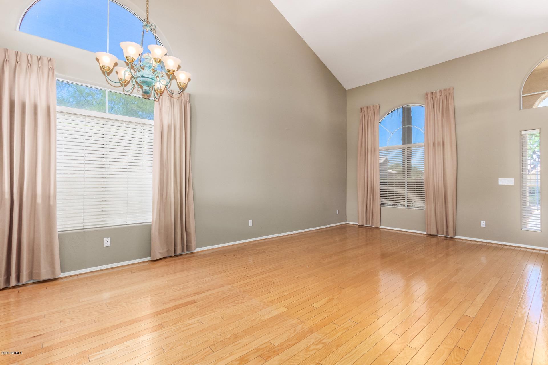 1256 East Redfield Road Phoenix, AZ 85022 - Photo 14 of 27 Living room