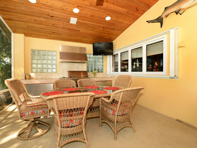 304 West Riverside Drive Jupiter, FL 33469 - Photo 16 of 26 Patio