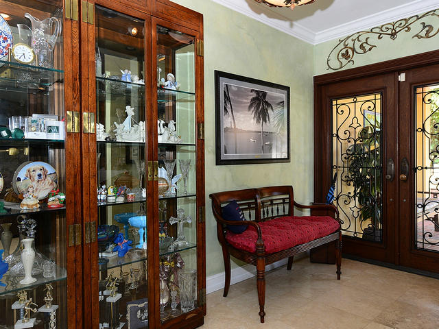 304 West Riverside Drive Jupiter, FL 33469 - Photo 3 of 26 Foyer