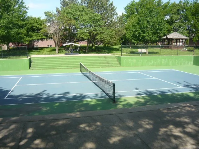 $23,000 | 108 Kingsway, Hesston, KS 67062