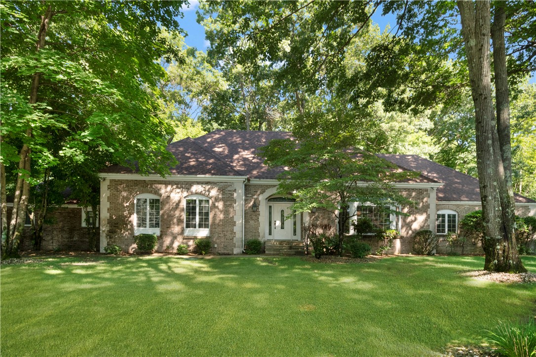 31 Lennon Road Lincoln, RI 02865 - Photo 1 of 40 Gallery Image 1