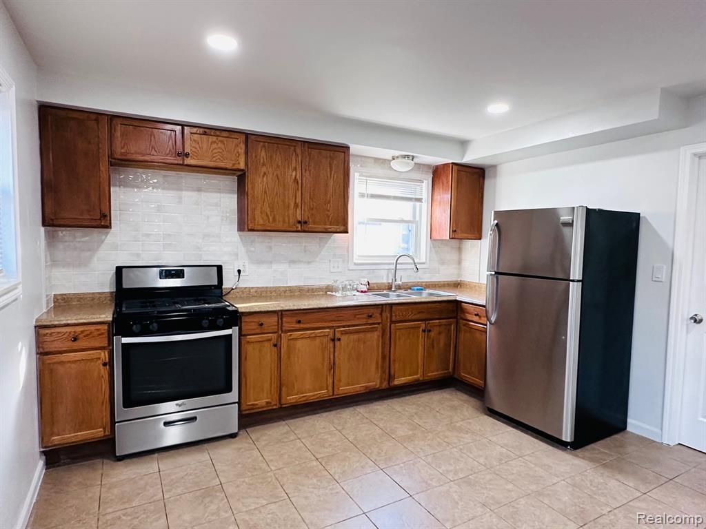 6784 Cooper Street Taylor, MI 48180 - Photo 10 of 17
