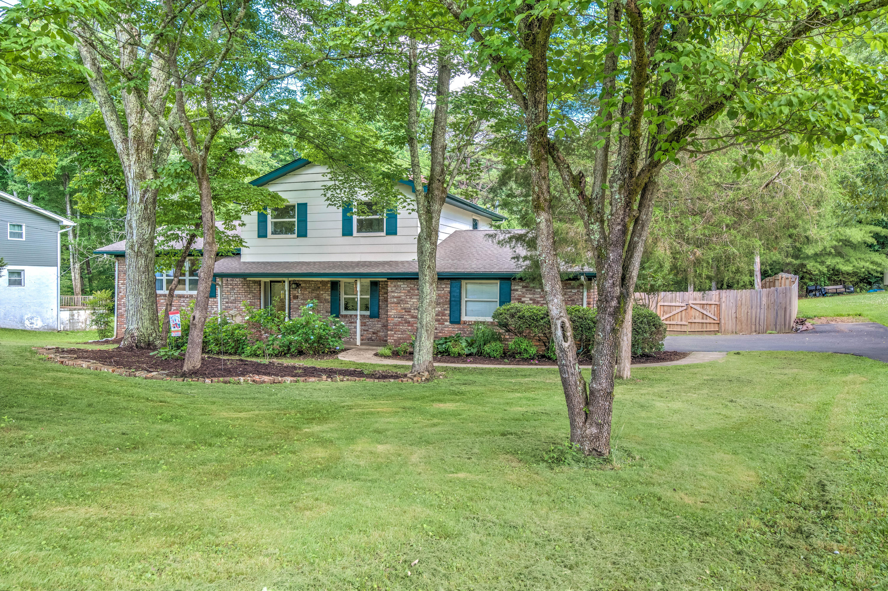 113 Monticello Road Oak Ridge, TN 37830 - Photo 2 of 31 Front
