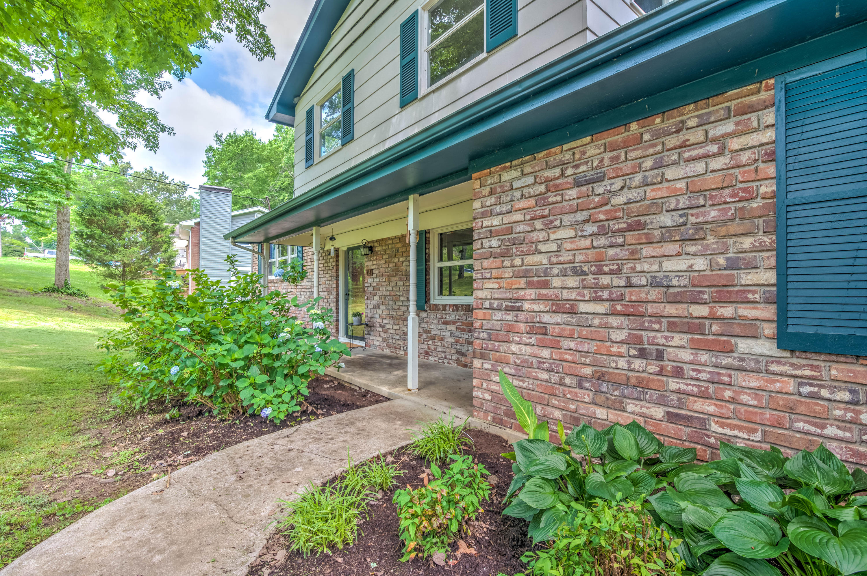 113 Monticello Road Oak Ridge, TN 37830 - Photo 3 of 31 Welcome Home!