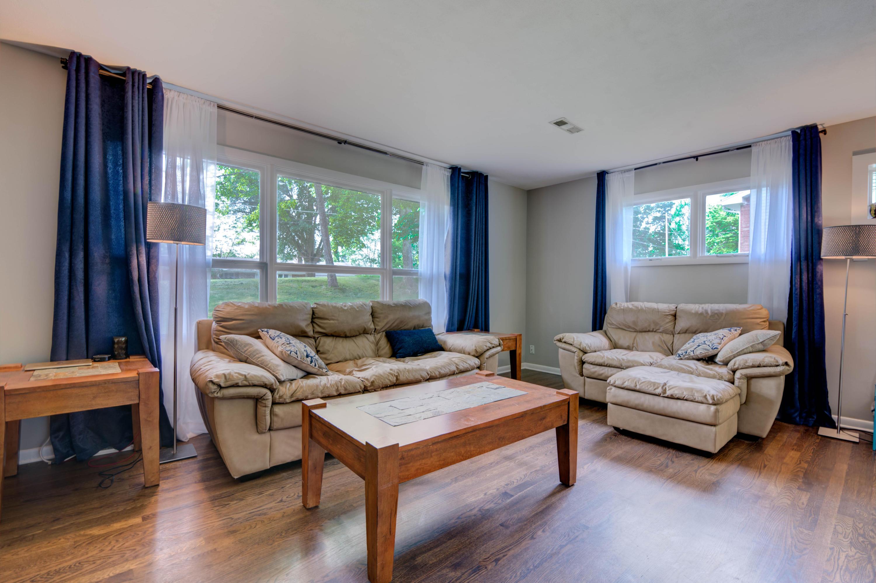 113 Monticello Road Oak Ridge, TN 37830 - Photo 5 of 31 Living Room