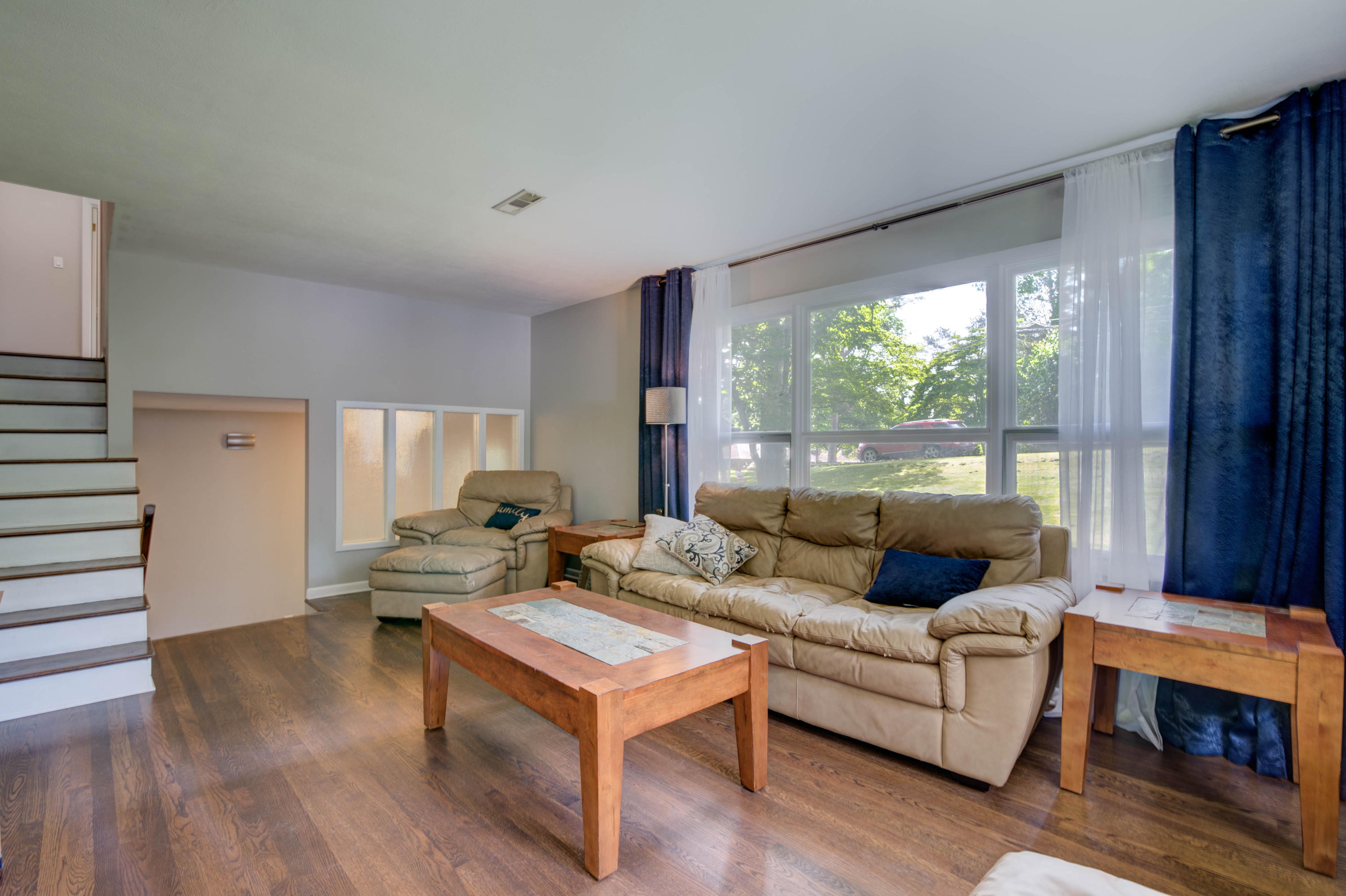 113 Monticello Road Oak Ridge, TN 37830 - Photo 7 of 31 Light and bright!