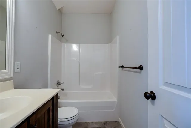 $395,000 | 100 Southeast Hanging Garden Street, Lee's Summit, MO 64064