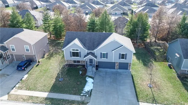 $395,000 | 100 Southeast Hanging Garden Street, Lee's Summit, MO 64064