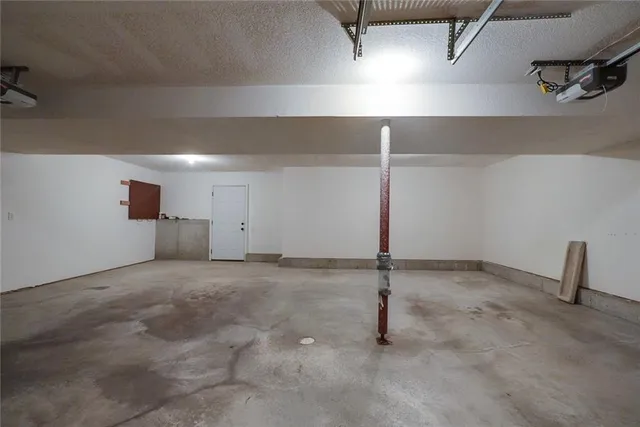 $395,000 | 100 Southeast Hanging Garden Street, Lee's Summit, MO 64064