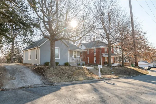 $150,250 | 1018 North 10th Street, Atchison, KS 66002