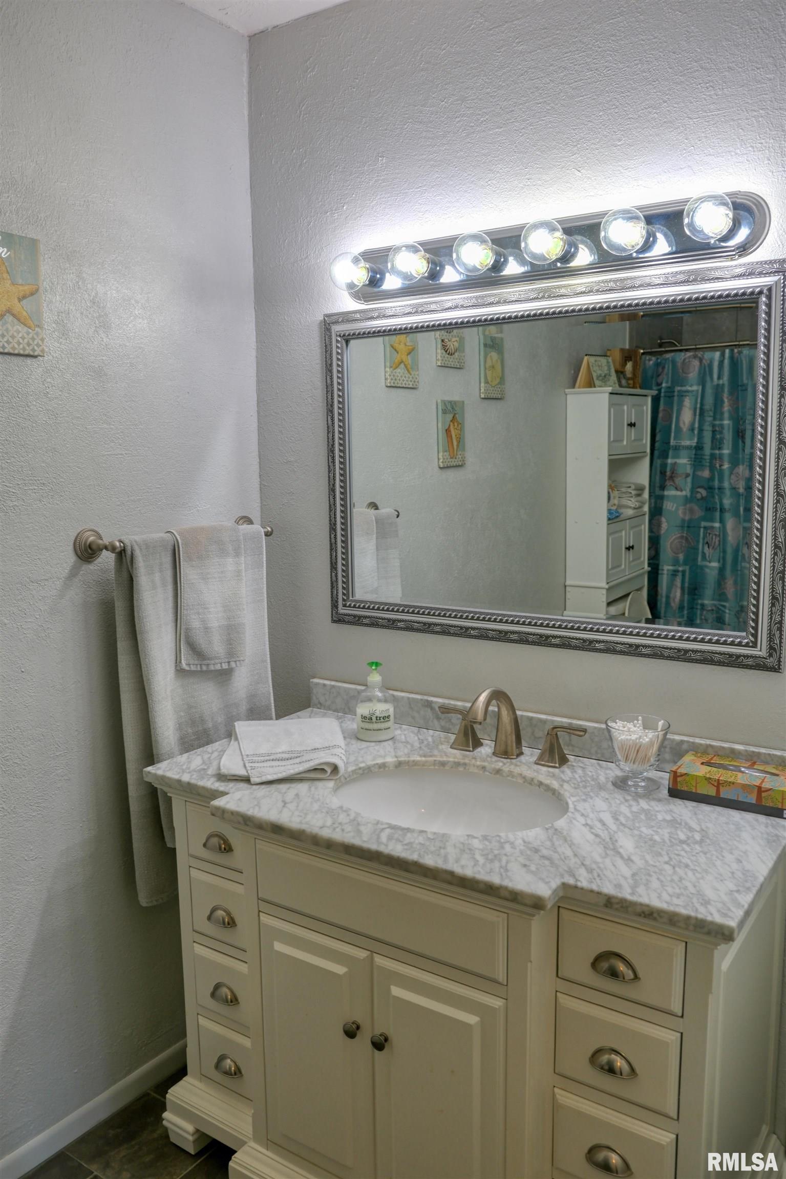 1006 Roberta Drive Murphysboro, IL 62966 - Photo 11 of 35