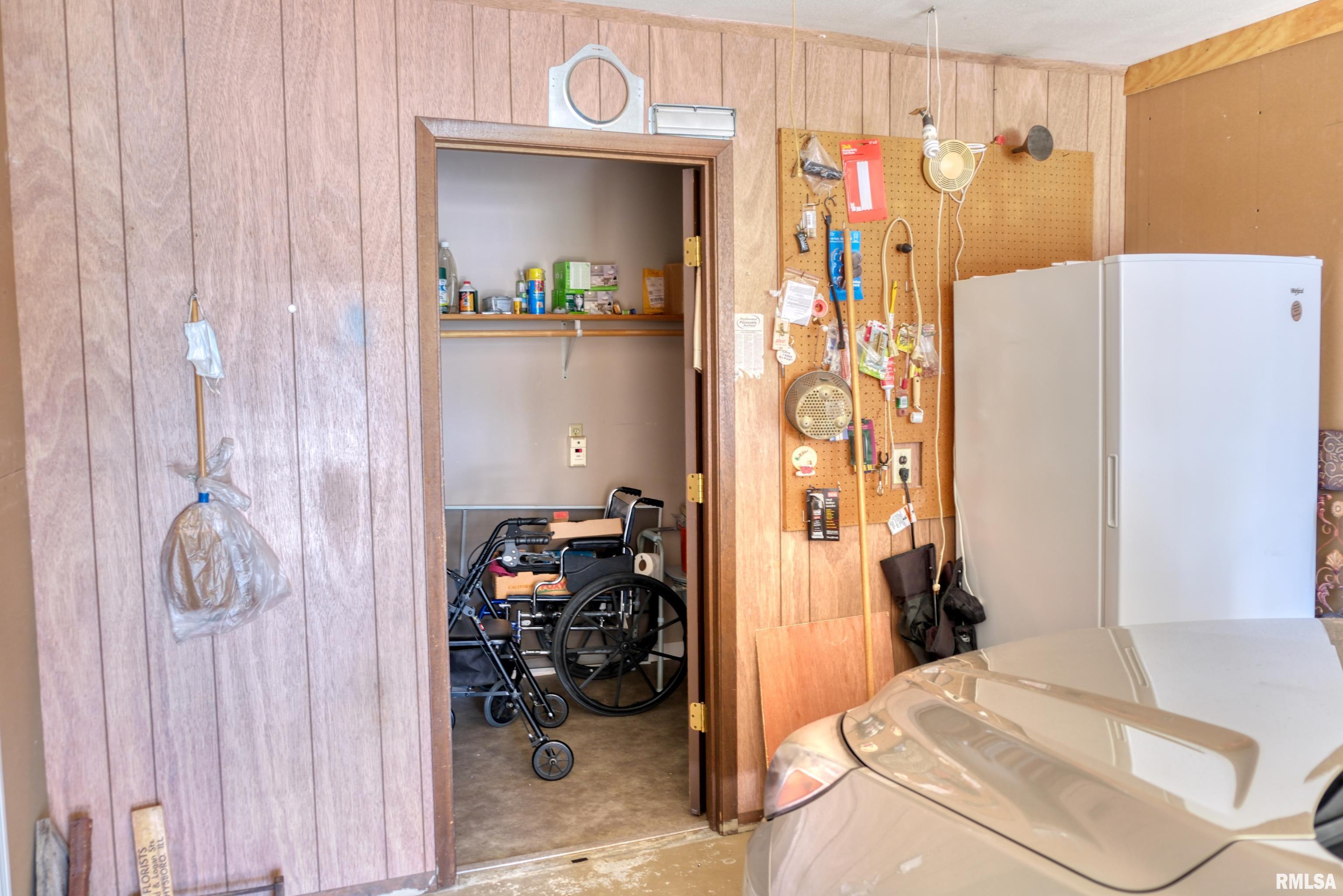 1006 Roberta Drive Murphysboro, IL 62966 - Photo 15 of 35