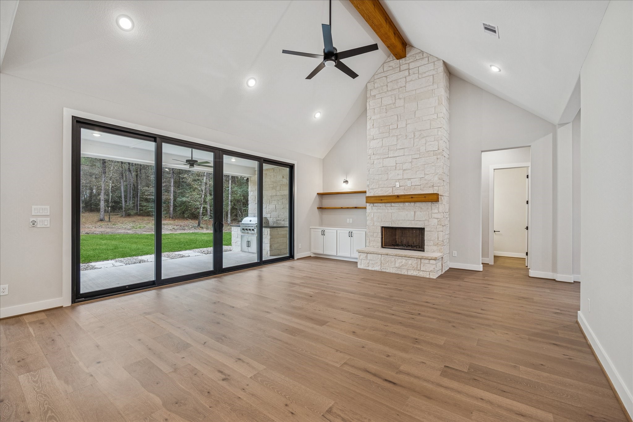 688 Lonestar Road Huntsville, TX 77340 - Photo 8 of 38