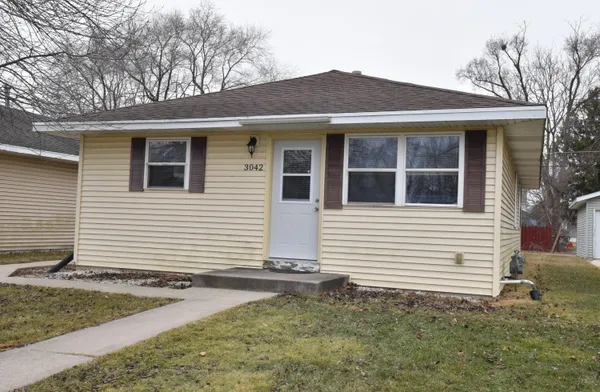 $1,800 | 3042 Hamlin Avenue, Mount Pleasant, WI 53403