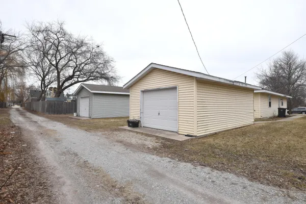 $1,800 | 3042 Hamlin Avenue, Mount Pleasant, WI 53403