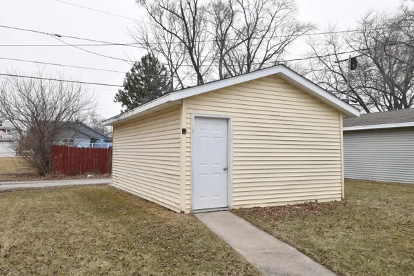 $1,800 | 3042 Hamlin Avenue, Mount Pleasant, WI 53403