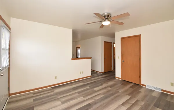 $1,800 | 3042 Hamlin Avenue, Mount Pleasant, WI 53403