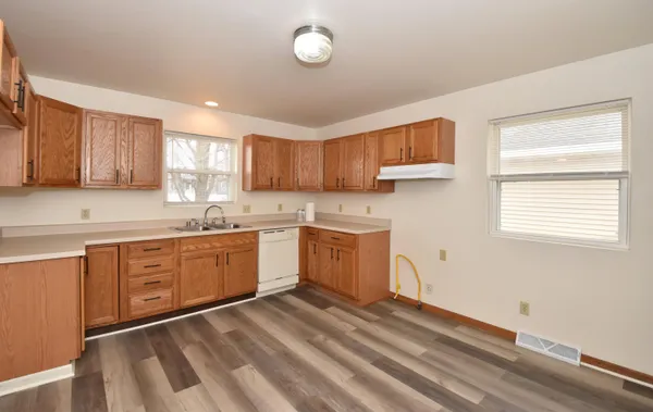 $1,800 | 3042 Hamlin Avenue, Mount Pleasant, WI 53403