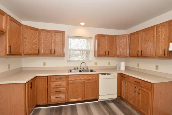 $1,800 | 3042 Hamlin Avenue, Mount Pleasant, WI 53403