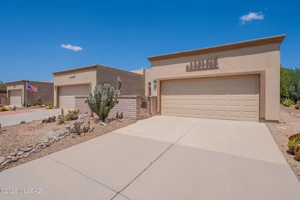 $337,000 | 580 West Crenshaw Lane, Green Valley, AZ 85614