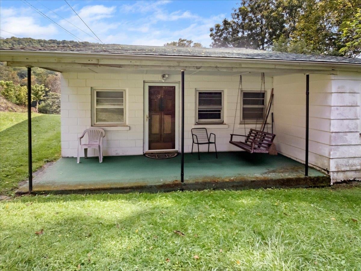 124 Big Branch Hollow Road Pembroke, VA 24136 - Photo 22 of 39 Gallery Image 22