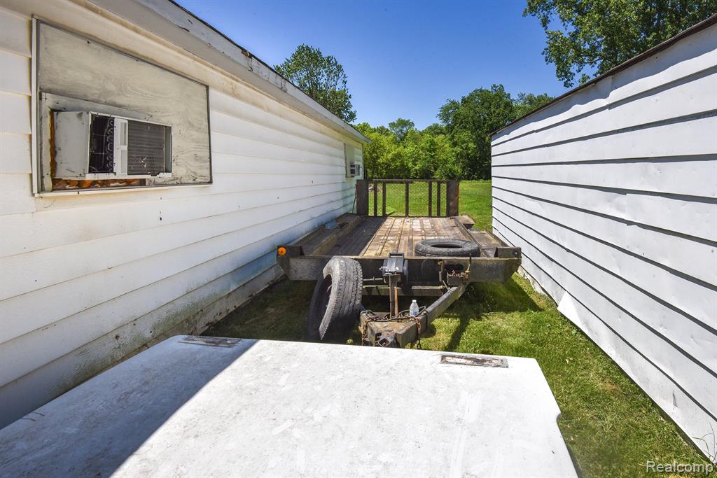 6433 North State Road Davison, MI 48423 - Photo 30 of 46