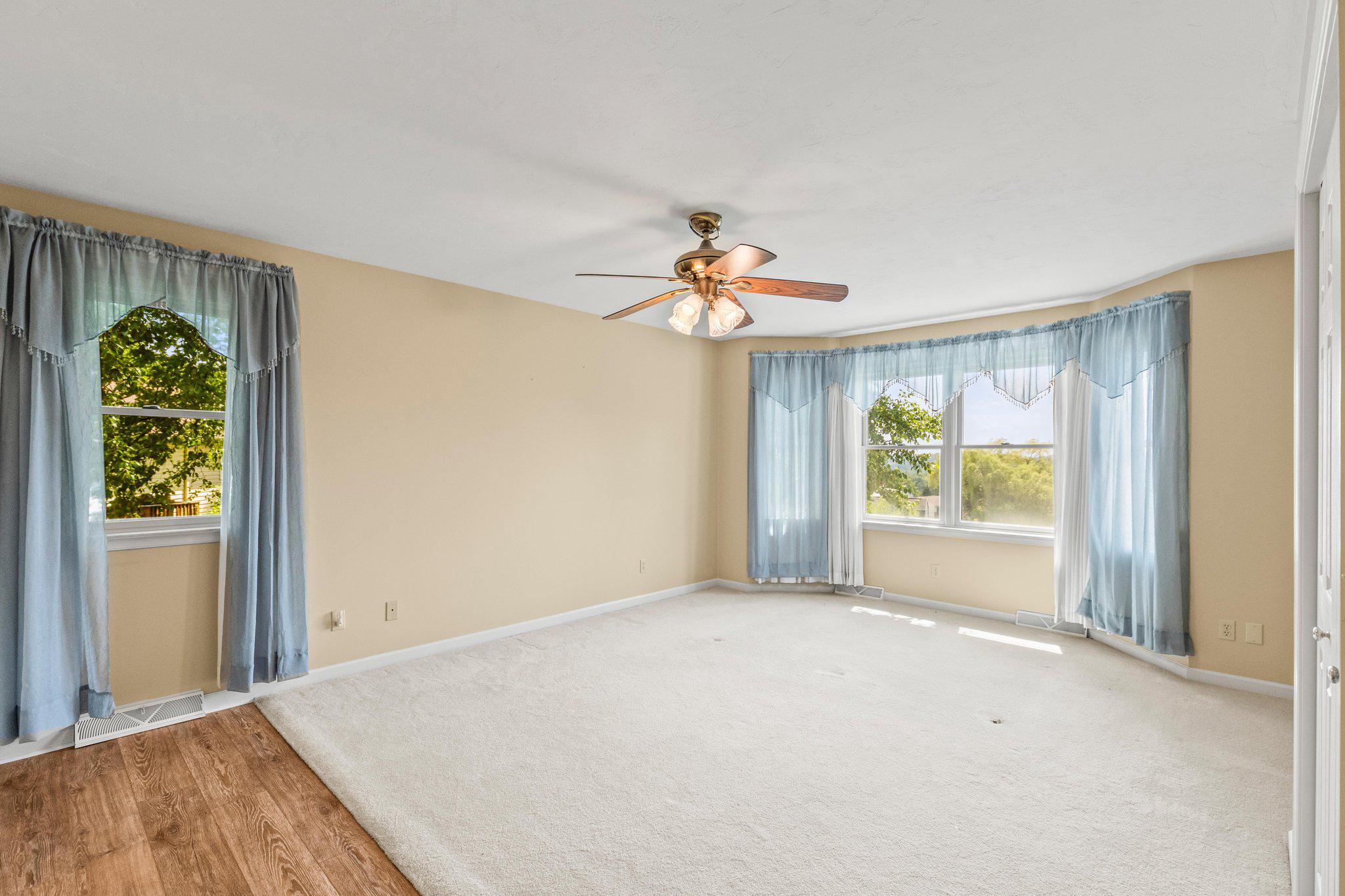 151 Overview Circle East Red Lion, PA 17356 - Photo 21 of 64 Primary Suite
