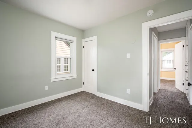 $299,900 | 52 Holly Street Southwest, Grand Rapids, MI 49548