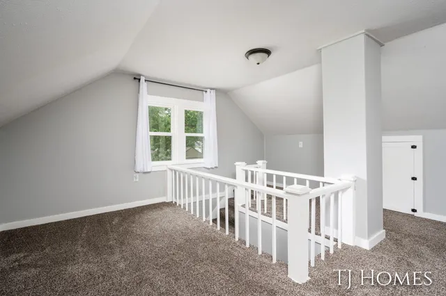 $299,900 | 52 Holly Street Southwest, Grand Rapids, MI 49548