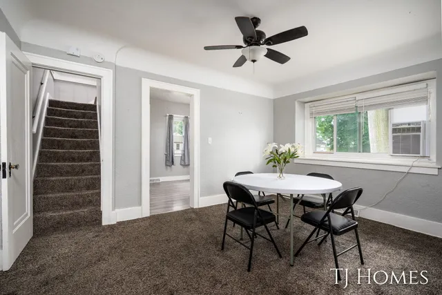 $299,900 | 52 Holly Street Southwest, Grand Rapids, MI 49548