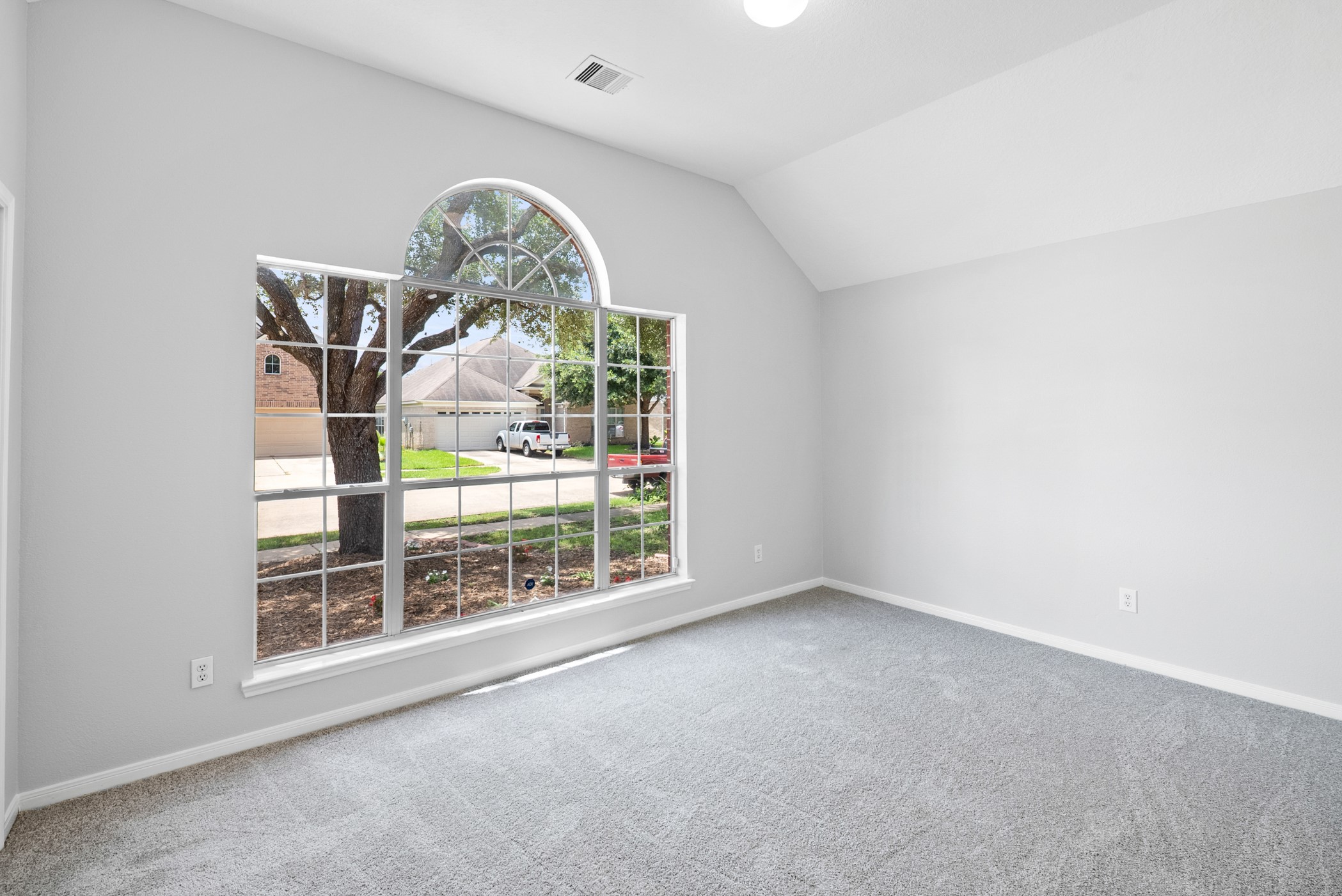2914 Intrepid Elm Street Houston, TX 77084 - Photo 19 of 32 an empty room with windows