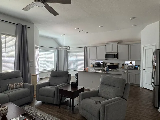 $2,300 | 2005 Long Shadow Lane, Georgetown, TX 78628