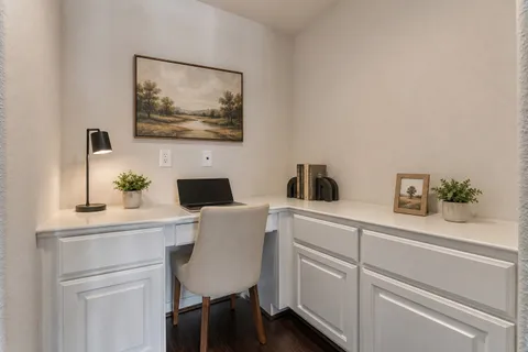 $819,000 | 25 Red Moon Place, The Woodlands, TX 77375