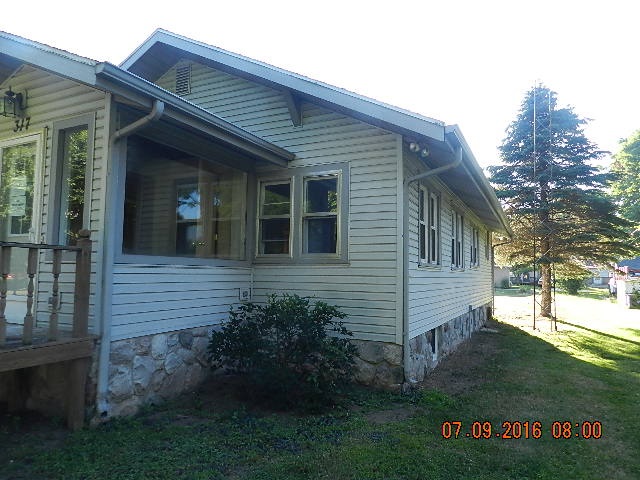 317 Fulton Avenue Rochester, IN 46975 - Photo 2 of 13
