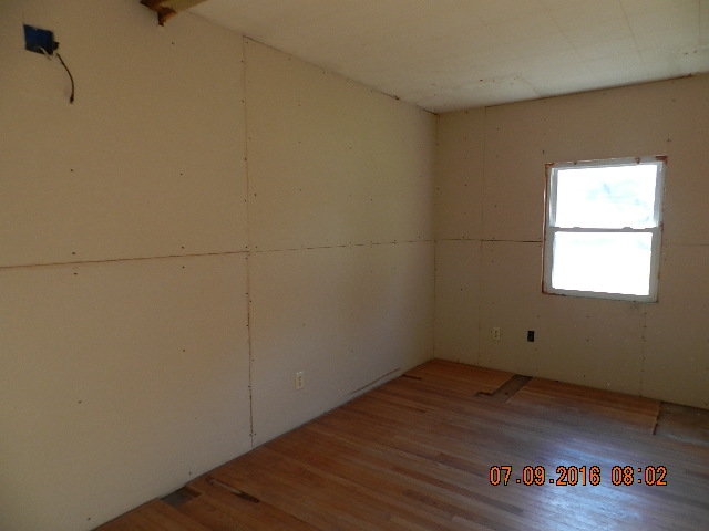 317 Fulton Avenue Rochester, IN 46975 - Photo 7 of 13