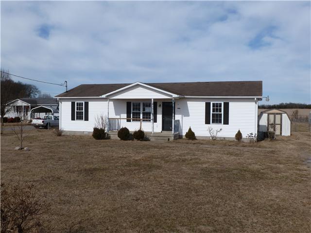 1543 Longview Road Unionville, TN 37180 - Photo 1 of 15 Unlimited potential awaits in this quaint Unionville house.