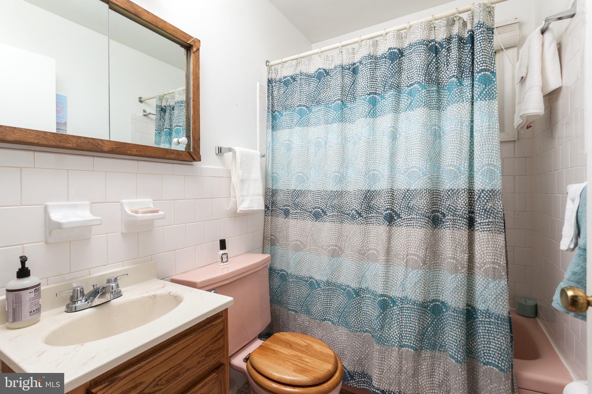 225 Homevale Road Reisterstown, MD 21136 - Photo 13 of 27 1st floor full bath