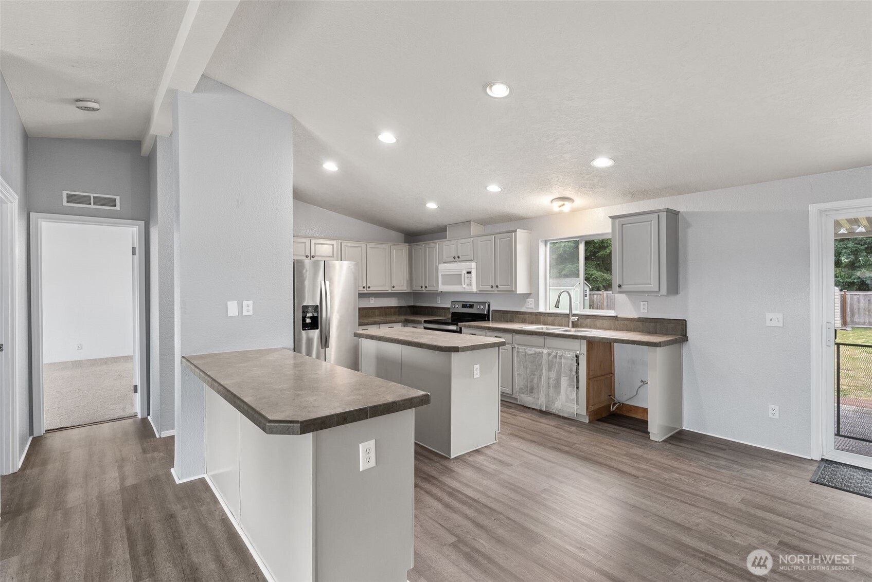 18933 Prairie Street Southwest Rochester, WA 98579 - Photo 8 of 33