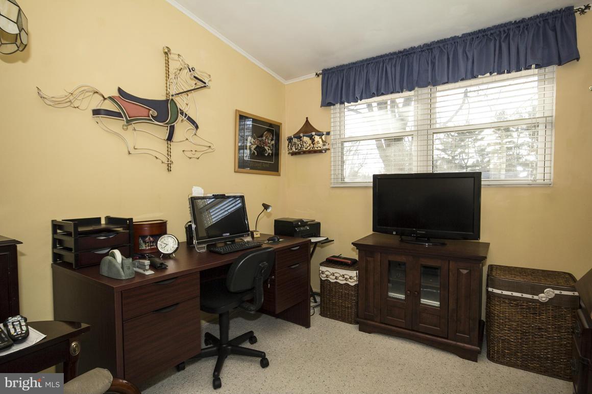8220 Arrowhead Road Pikesville, MD 21208 - Photo 18 of 30 Interior (General)