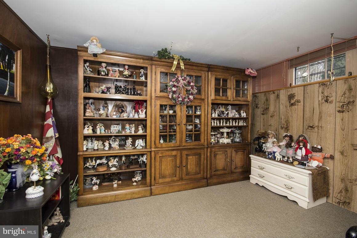 8220 Arrowhead Road Pikesville, MD 21208 - Photo 23 of 30 Family Room