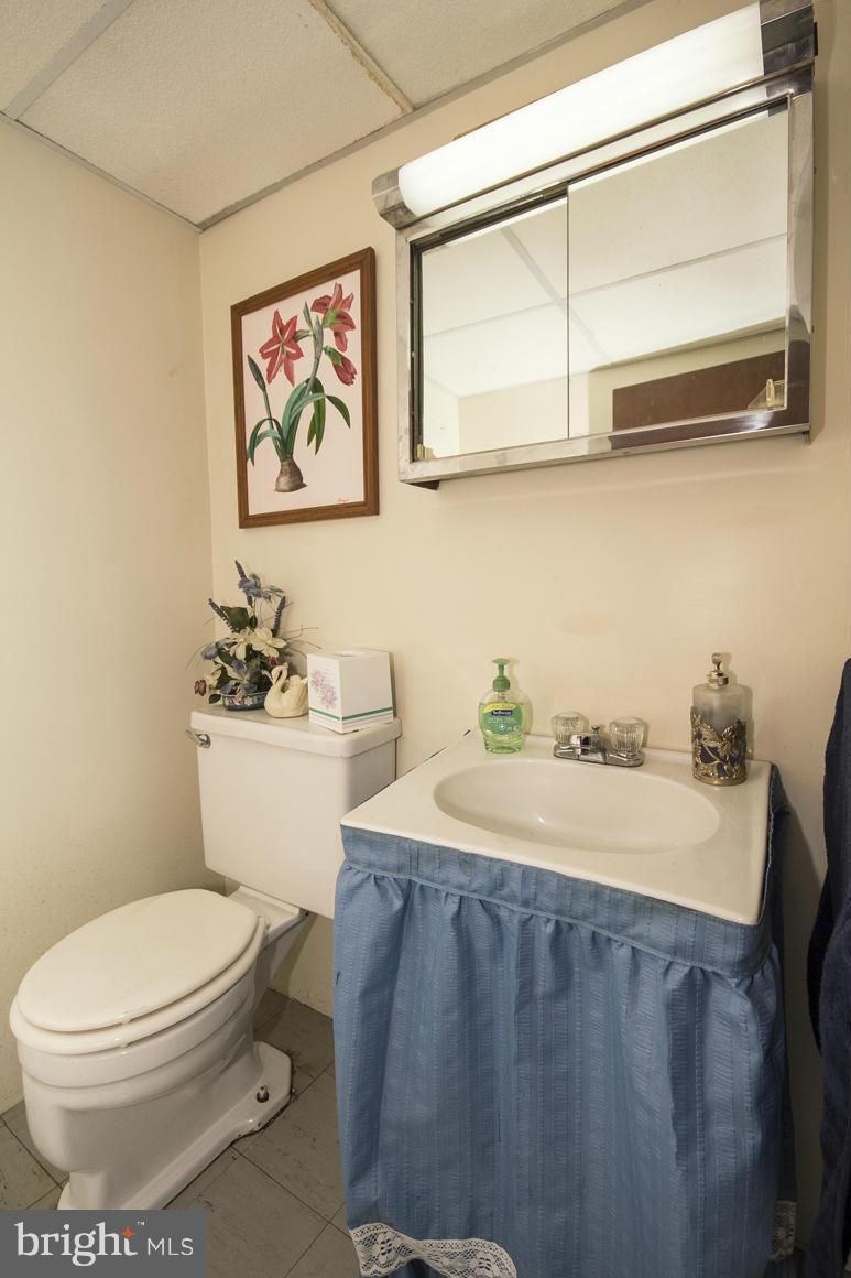 8220 Arrowhead Road Pikesville, MD 21208 - Photo 29 of 30 Bath