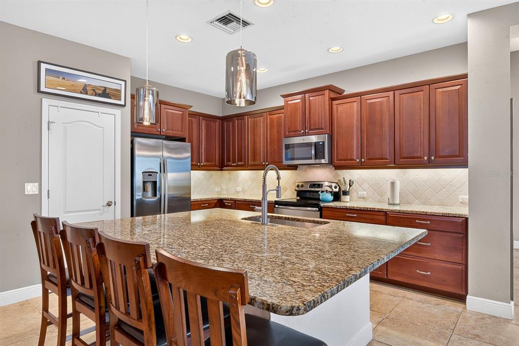 1416 Hickory View Circle Parrish, FL 34219 - Photo 7 of 49