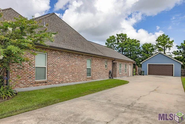 $460,000 | 287 Sugar Plum Street, Houma, LA 70364