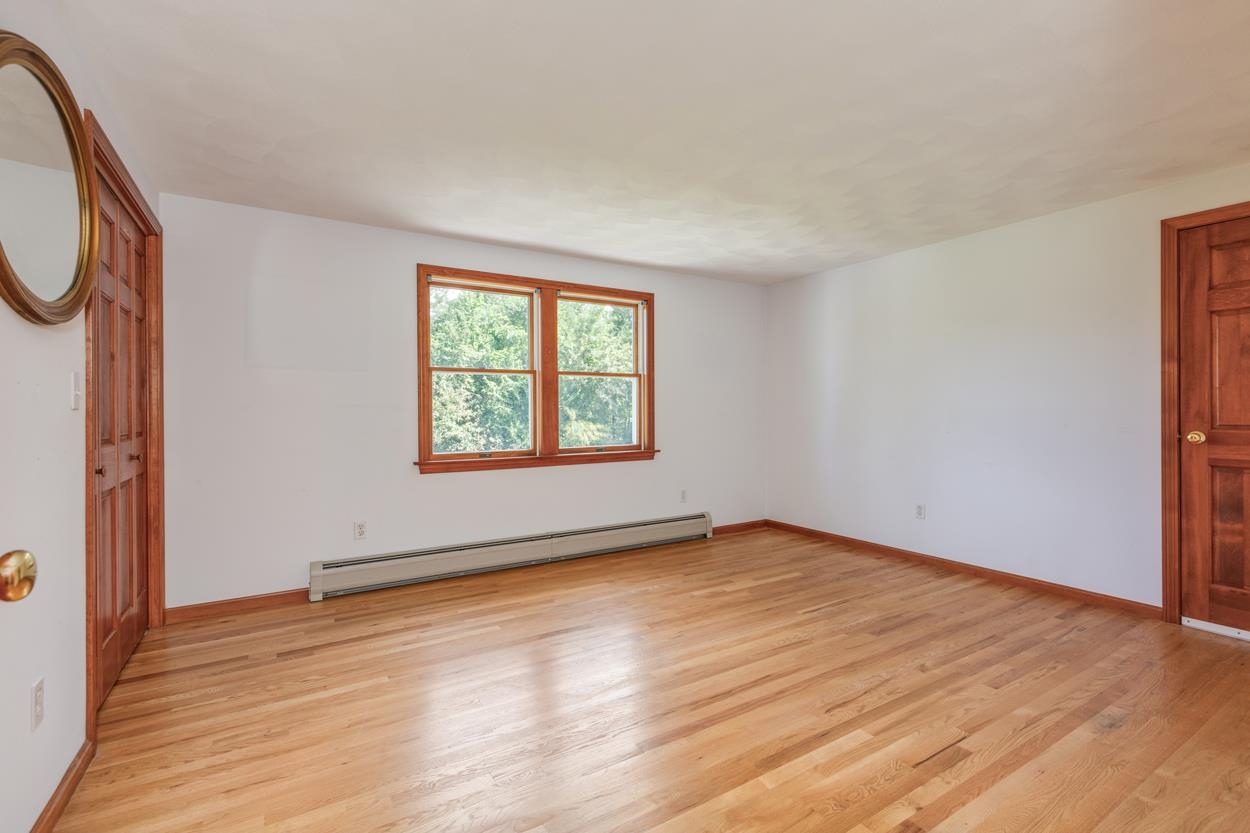 71 S Road Deerfield, NH 03037 - Photo 16 of 40