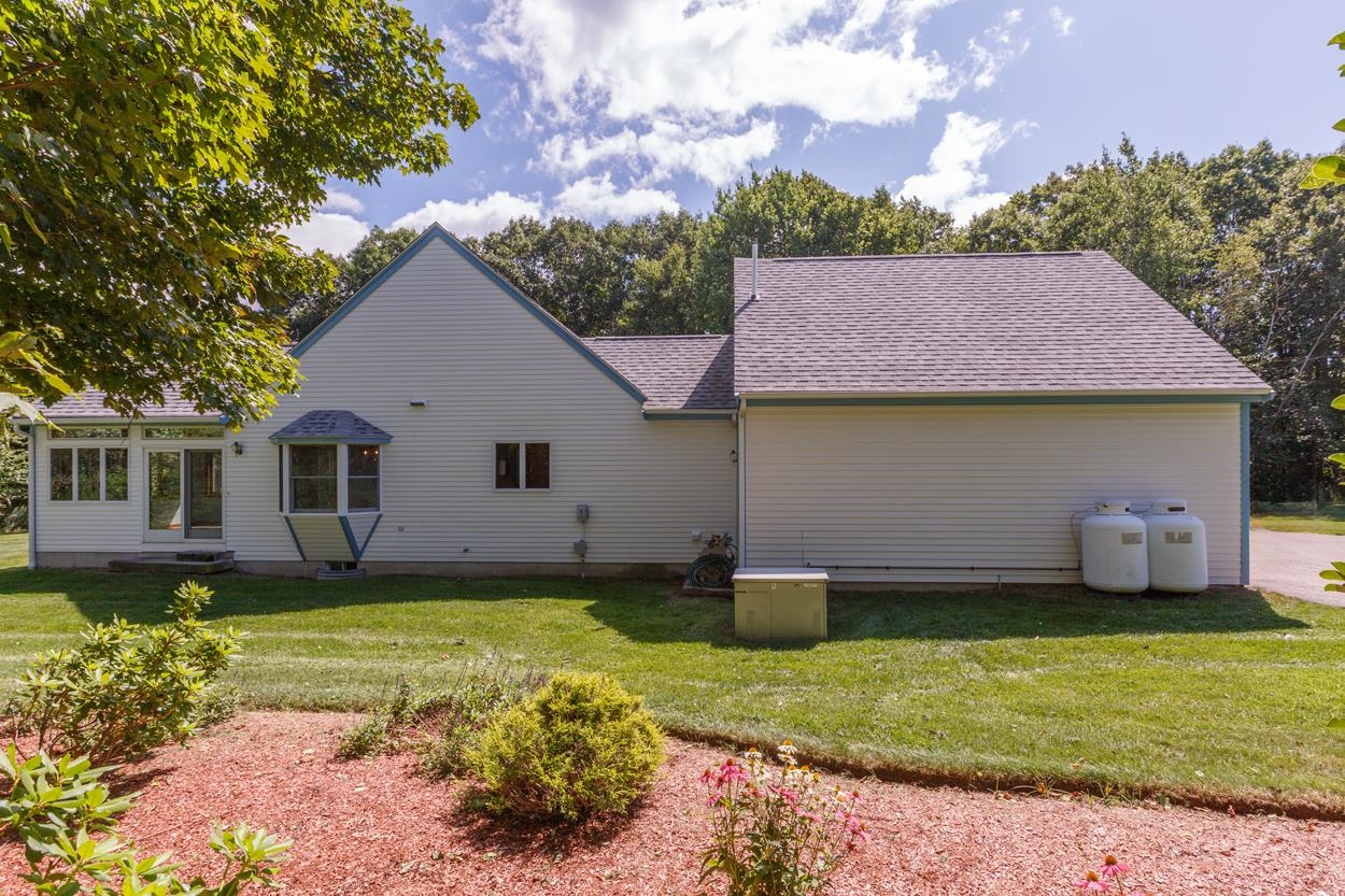 71 S Road Deerfield, NH 03037 - Photo 23 of 40
