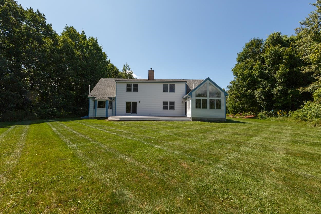 71 S Road Deerfield, NH 03037 - Photo 27 of 40