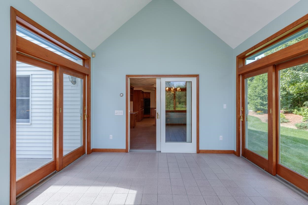 71 S Road Deerfield, NH 03037 - Photo 28 of 40